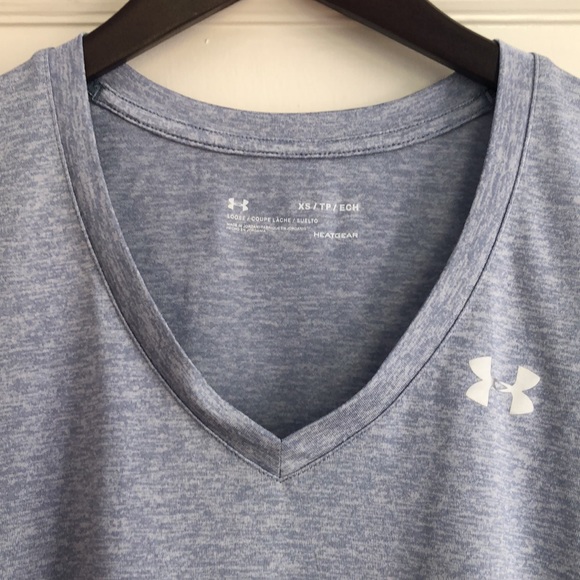 Women’s Under Armour V-Neck T-Shirt Size XS - Picture 4 of 8